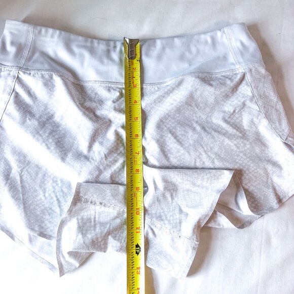Athleta white cream runner short animal print Small - Picture 10 of 11